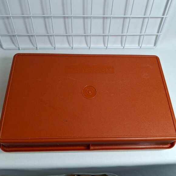 Vintage Collectible Tupperware Deli Bacon Keeper Large Paprika Red 11.5x7 x2 in - Picture 3 of 3